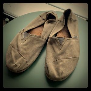 Men’s Toms 10.5